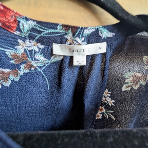 Fun 2 Fun Sleeveless Blue Mandarin Collar Blouse - Picture 2 of 2